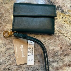 Madewell Card Case Wristlet in forest green NR607